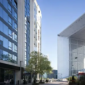 **** Hotel Renaissance Paris La Defense Francja